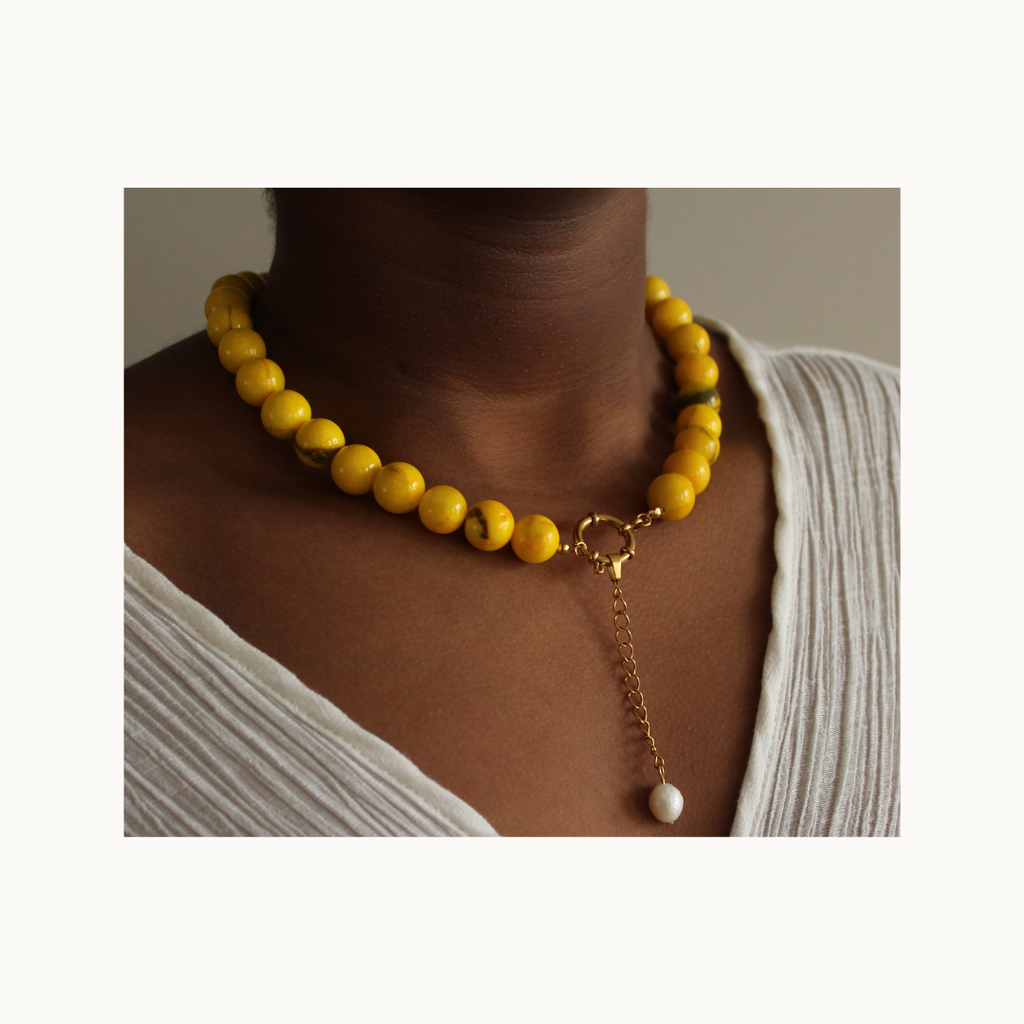 Collier Solal – Perles Jaune et perle d’eau douce avec fermoir dorée en acier inoxydable
