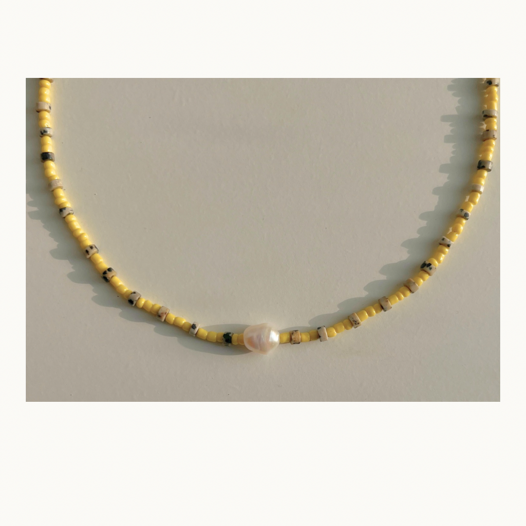 Collier “Sunny Pearl” – Jaune & Perle de culture