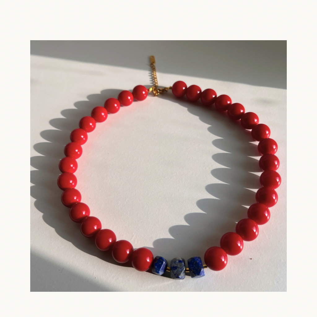 Collier “Red Statement” – Perles Rouge & Pierres naturelles Bleu