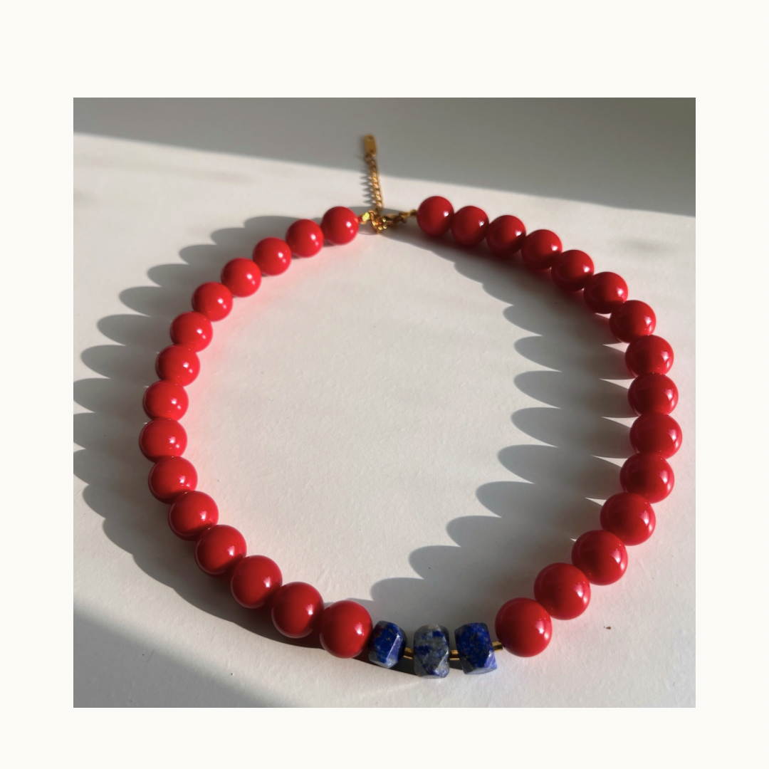 Collier “Red Statement” – Perles Rouge & Pierres naturelles Bleu