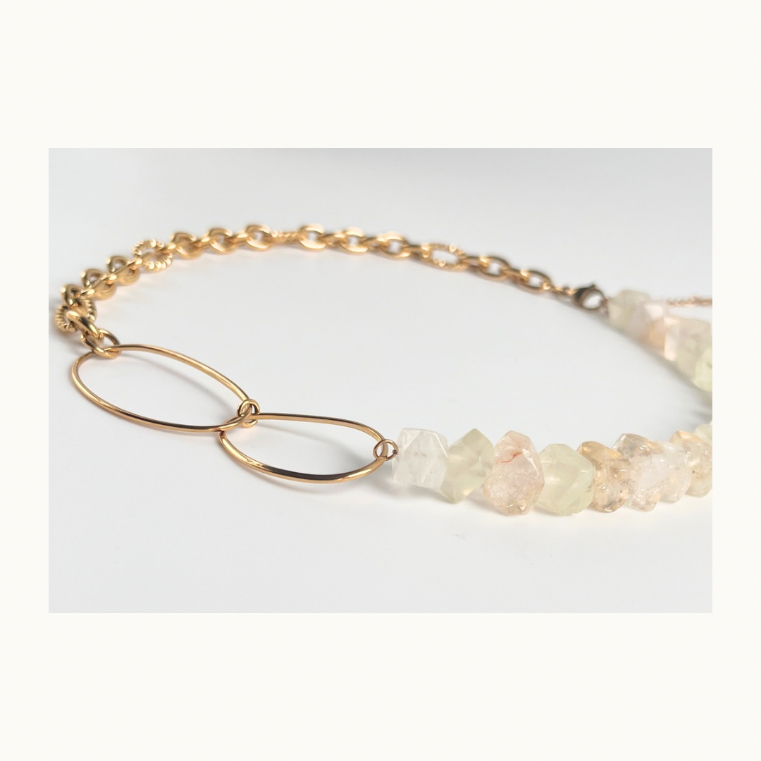 Collier “Infinity Mood” – Pierres naturelles & acier inoxydable doré
