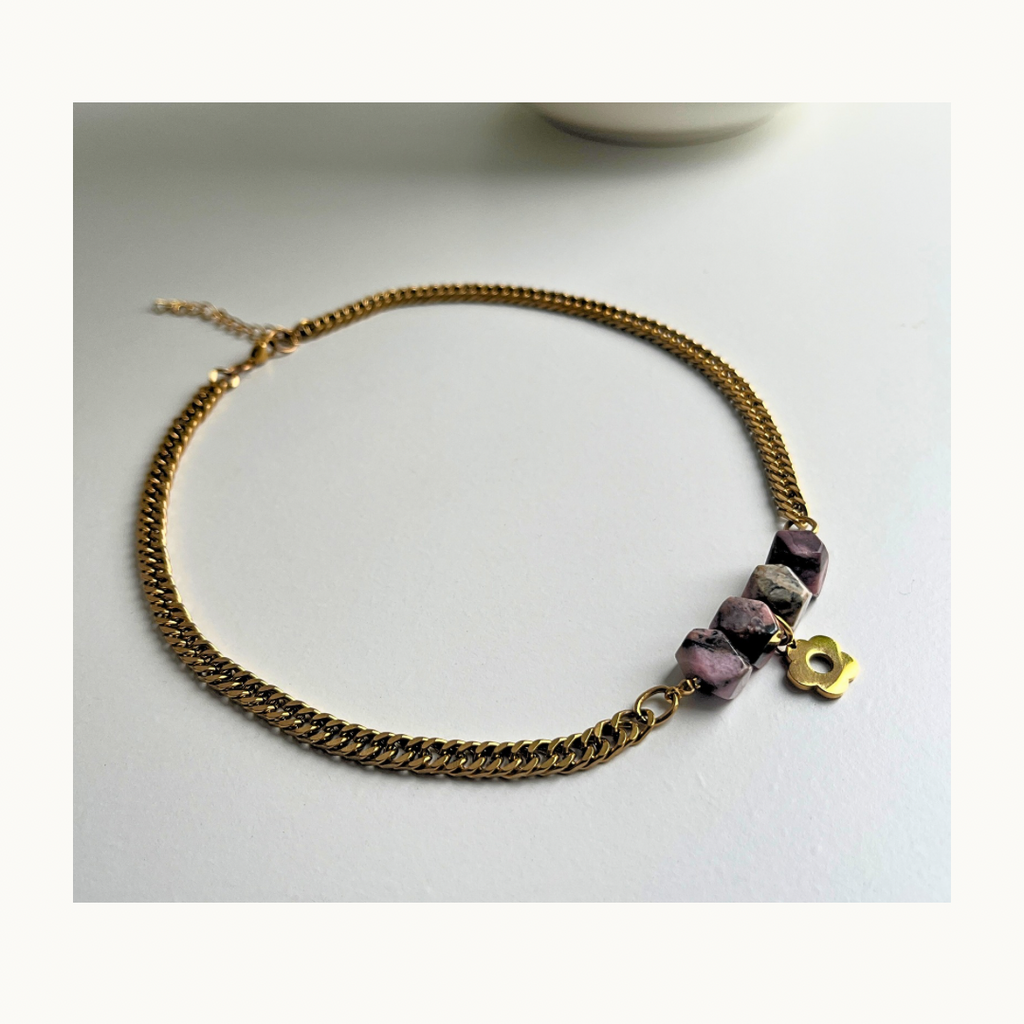 Collier Bloom Charm — Doré & Perles Rose Nuancé