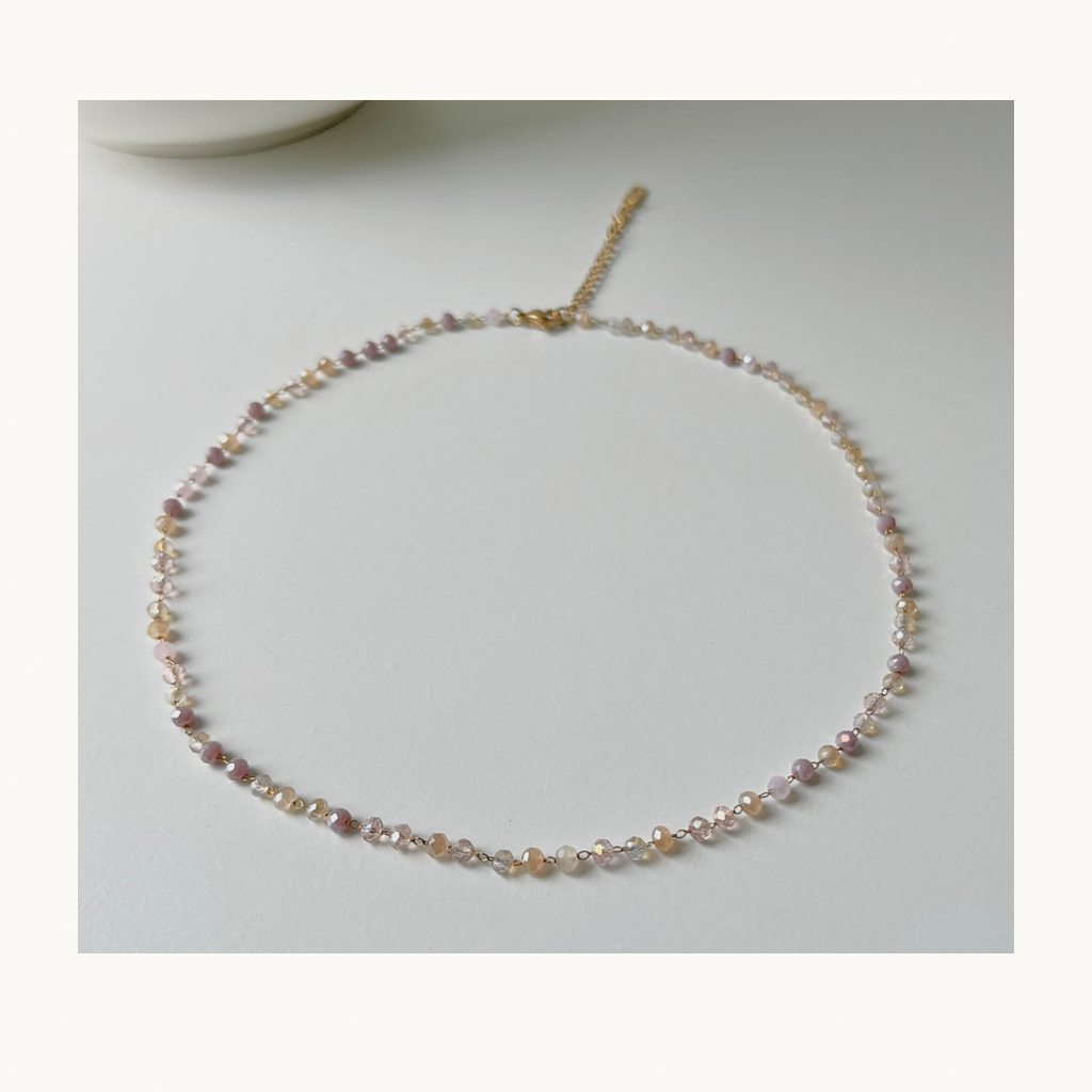 Collier “Moonlight Glow” — Perles Nacrées & Reflets Champagne