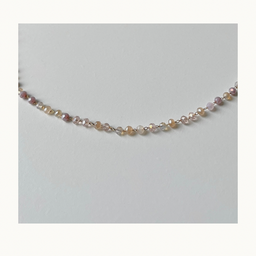 Collier “Moonlight Glow” — Perles Nacrées & Reflets Champagne