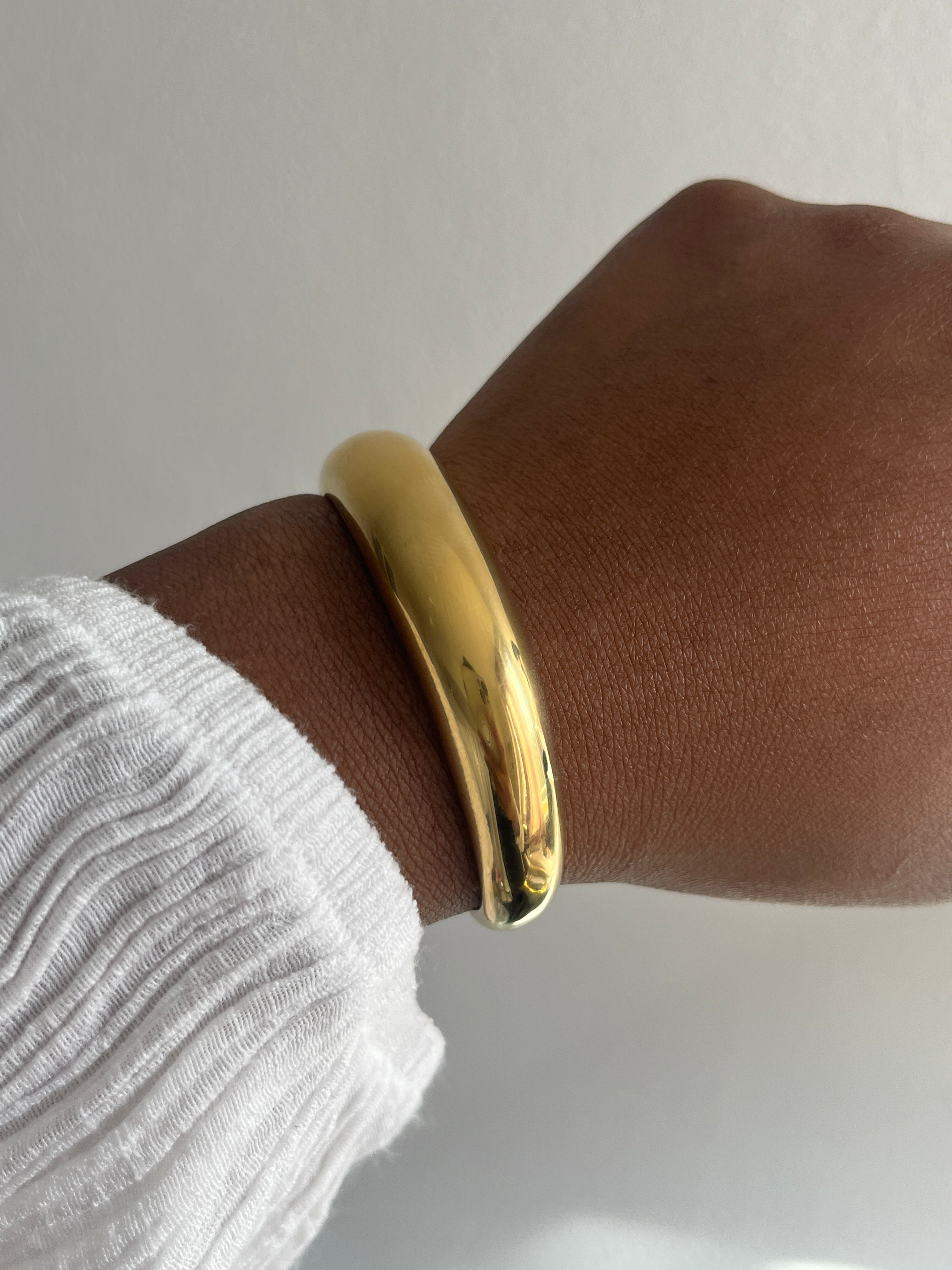 Bracelet jonc doré minimaliste - Bold Cuff